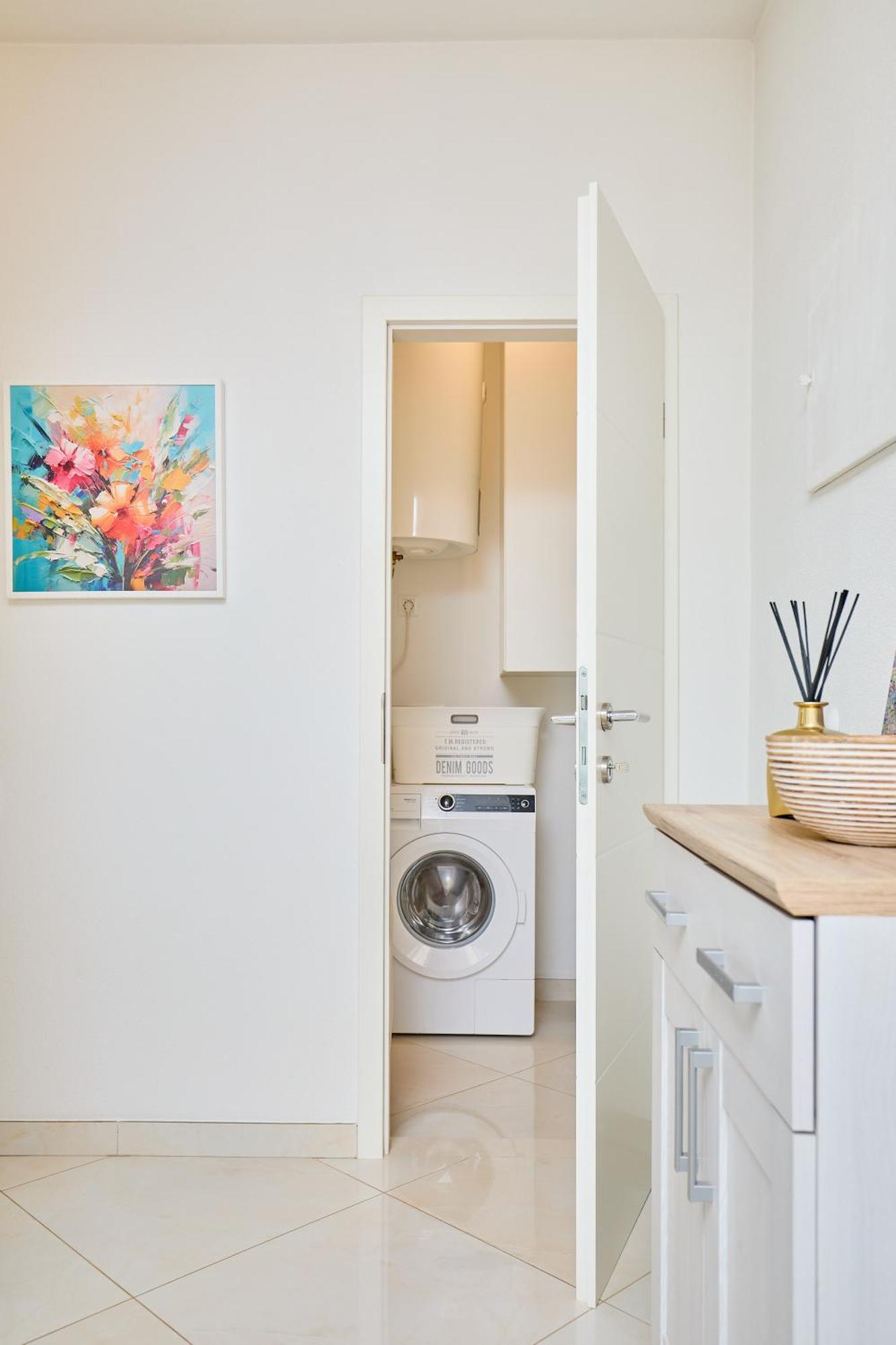 Apartment Voyager Дубровник Екстериор снимка