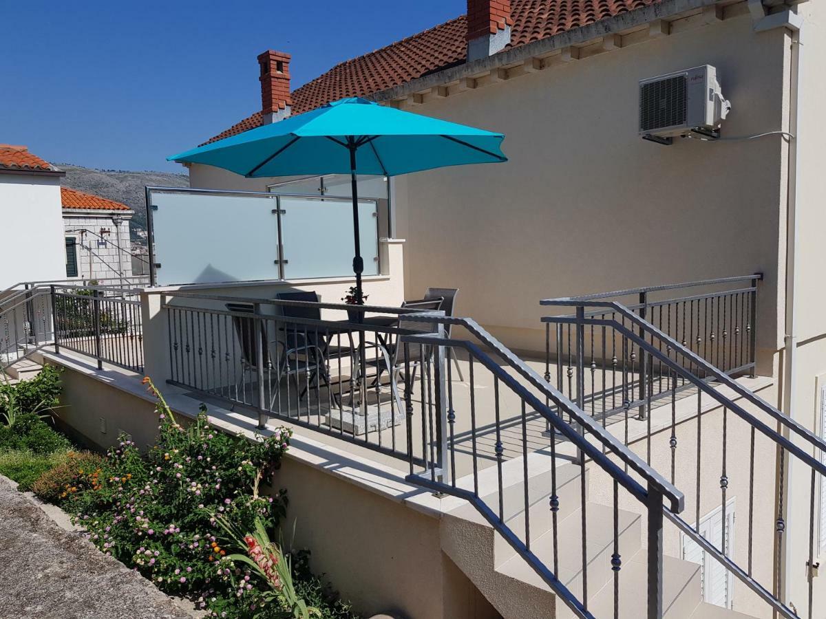 Apartment Voyager Дубровник Екстериор снимка