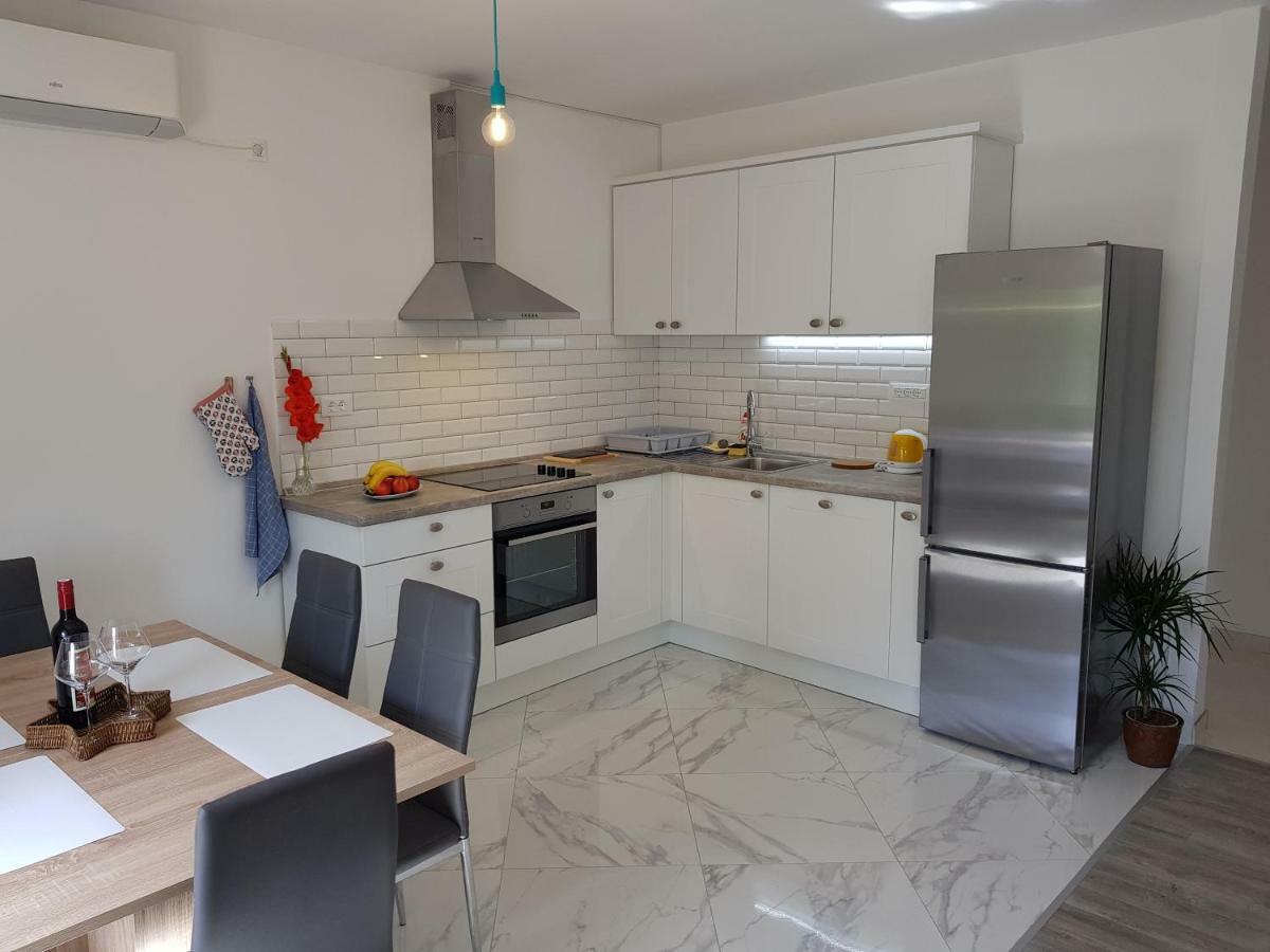 Apartment Voyager Дубровник Екстериор снимка